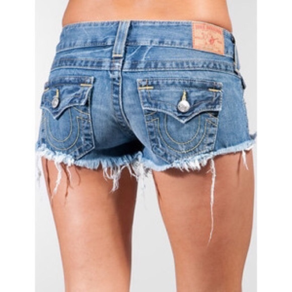 TRUE RELIGION “JOEY” denim cut-off shorts!